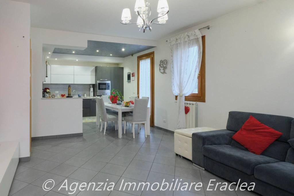 casa indipendente in vendita ad Eraclea