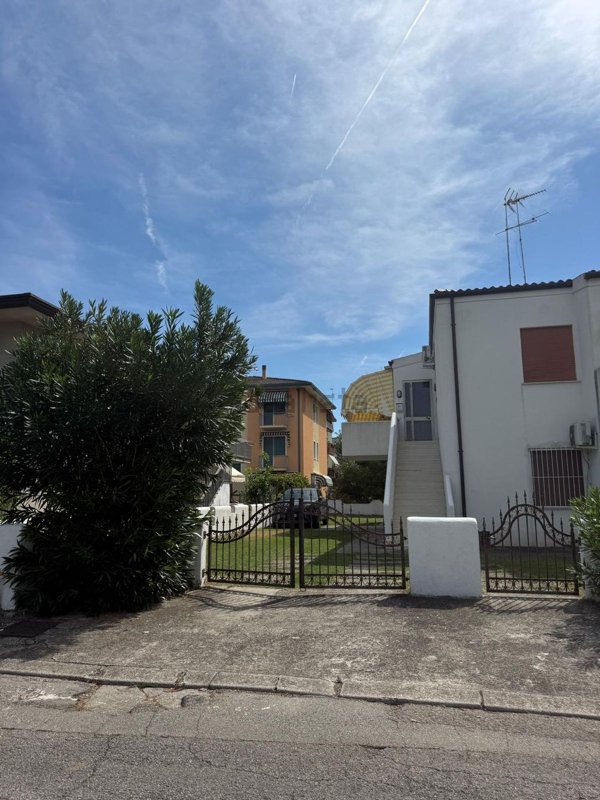 appartamento in vendita ad Eraclea in zona Eracleamare