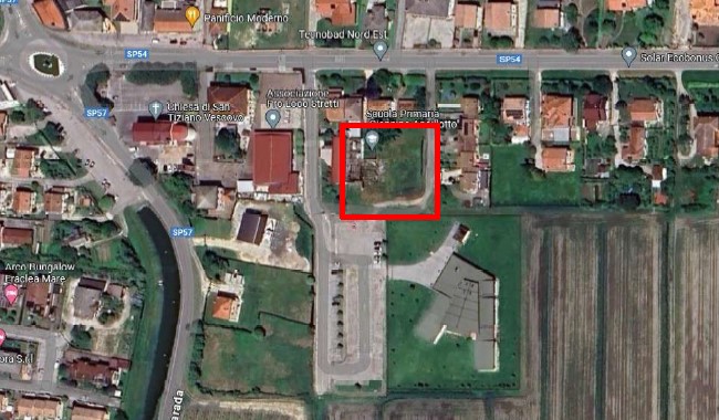 locale commerciale in vendita ad Eraclea in zona Stretti