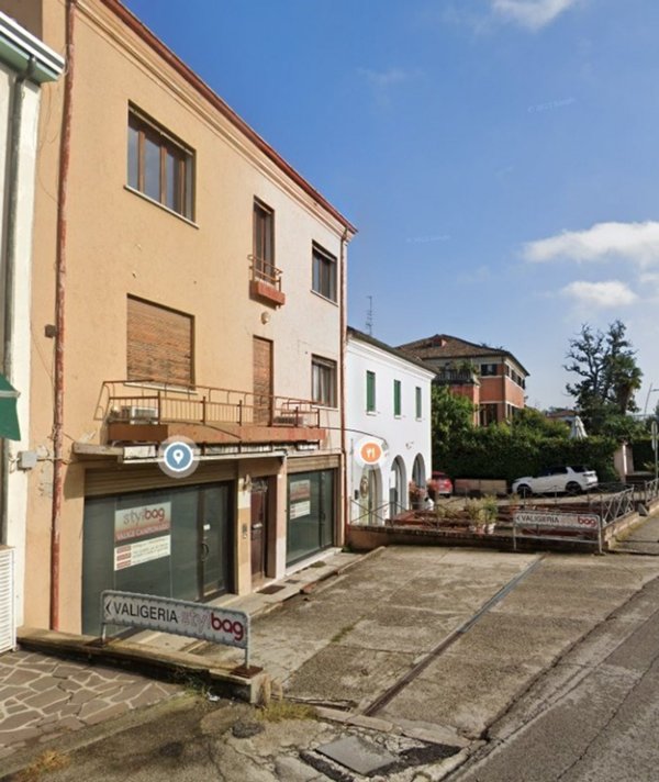 negozio in vendita a Fiesso d'Artico