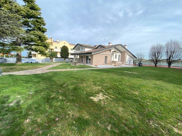 casa indipendente in vendita a Fiesso d'Artico