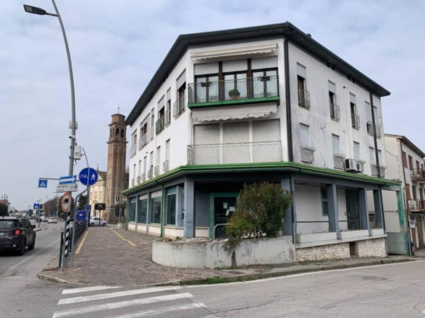 negozio in vendita a Fiesso d'Artico