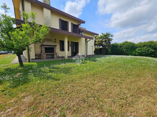 casa indipendente in vendita a Fiesso d'Artico