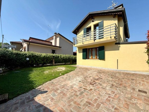 casa indipendente in vendita a Fiesso d'Artico