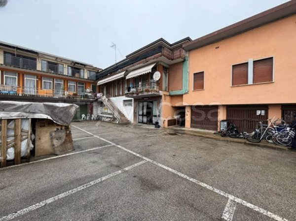 locale commerciale in vendita a Fossalta di Piave