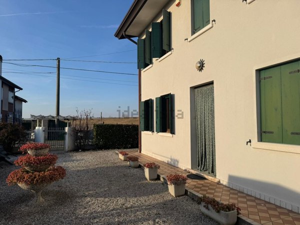 casa indipendente in vendita a Fossalta di Piave in zona Lampol