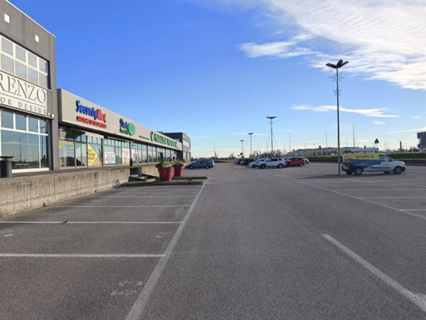locale commerciale in vendita a Fossalta di Portogruaro