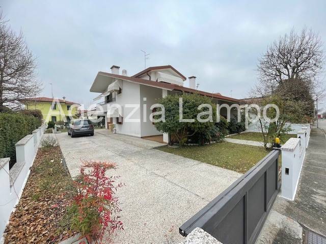 casa indipendente a Fossalta di Portogruaro in zona Villanova Santa Margherita