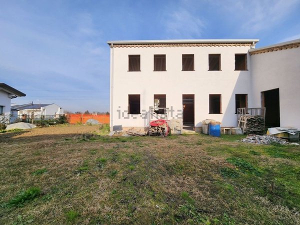 casa indipendente in vendita a Fossò