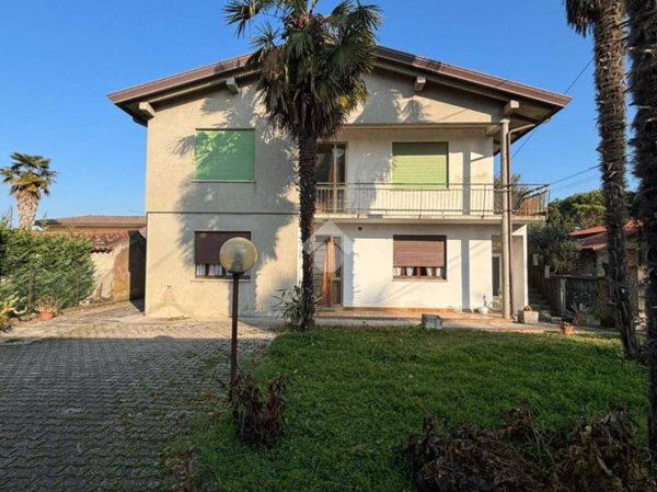 casa indipendente in vendita a Fossò