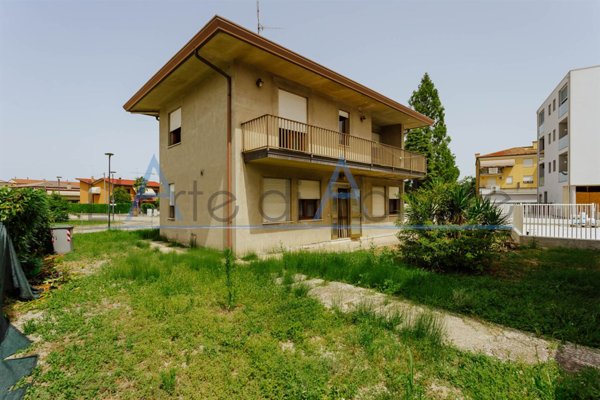 casa indipendente in vendita a Fossò
