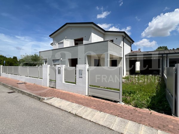 casa indipendente in vendita a Fossò