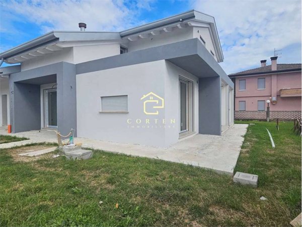 casa indipendente in vendita a Fossò
