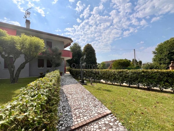 casa indipendente in vendita a Fossò