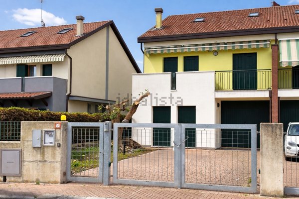 casa indipendente in vendita a Fossò in zona Sandon