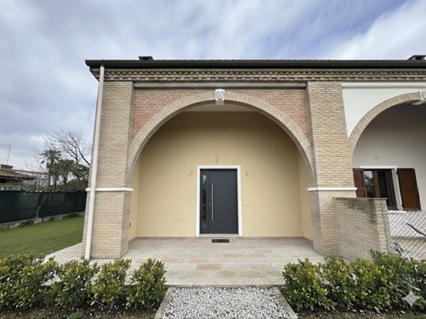 casa indipendente in vendita a Fossò