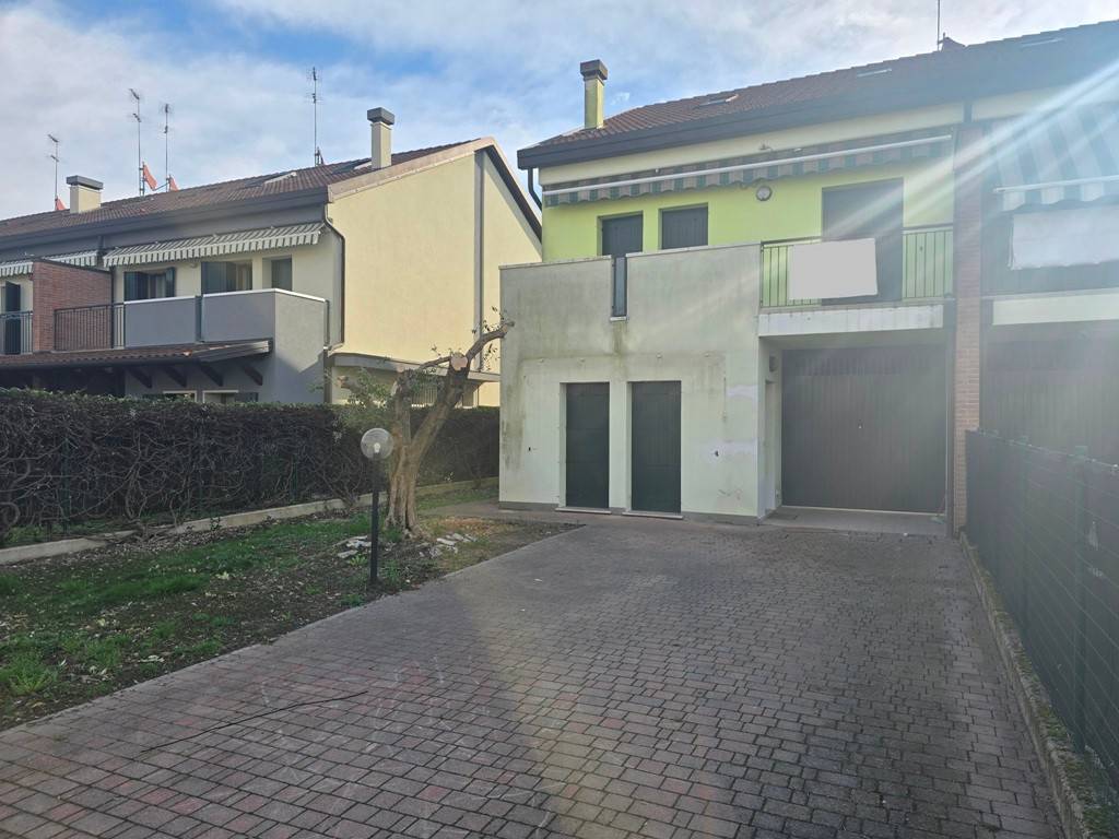 casa indipendente in vendita a Fossò in zona Sandon