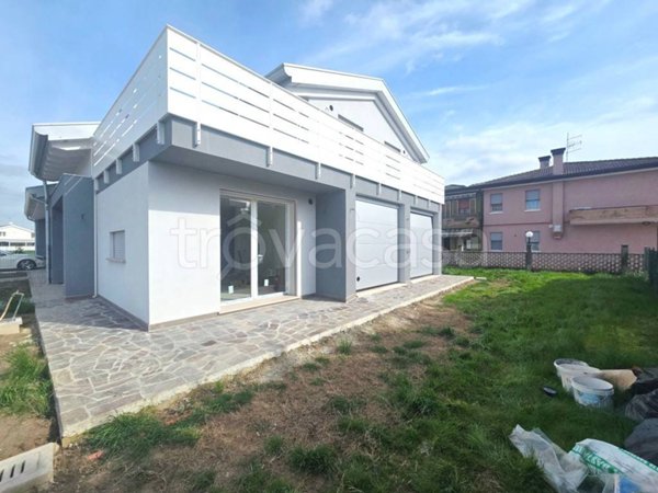 casa semindipendente in vendita a Fossò