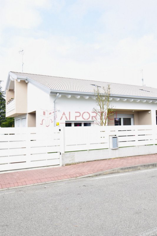 casa indipendente in vendita a Fossò