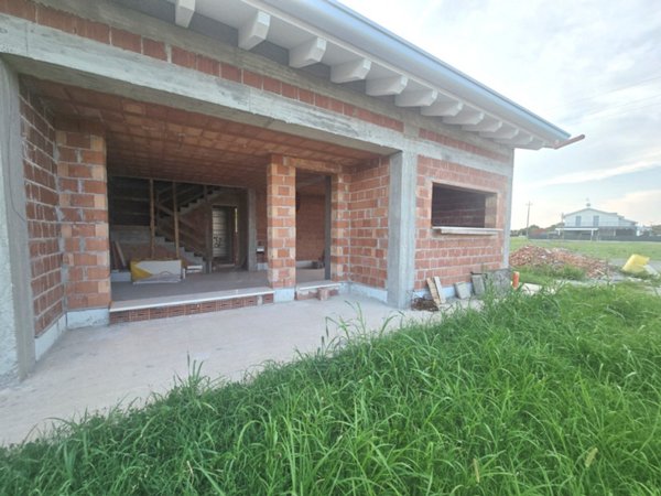 casa indipendente in vendita a Fossò