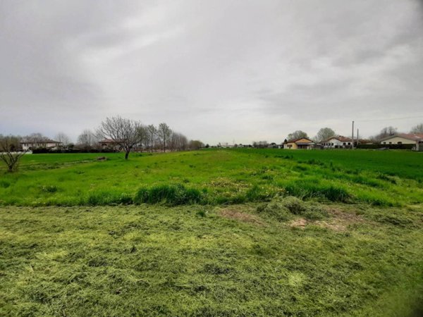 terreno in vendita a Fossò