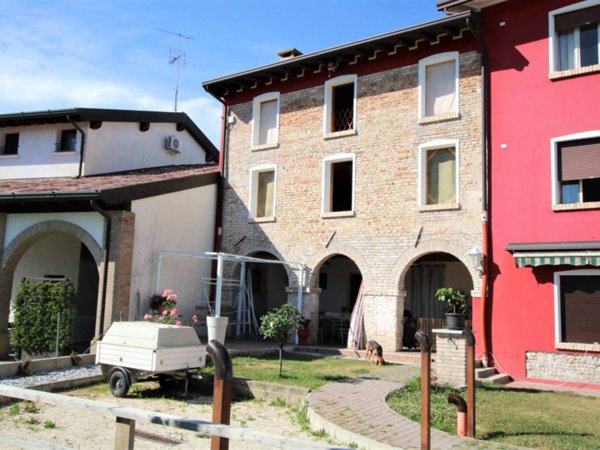 casa indipendente in vendita a Gruaro in zona Bagnara