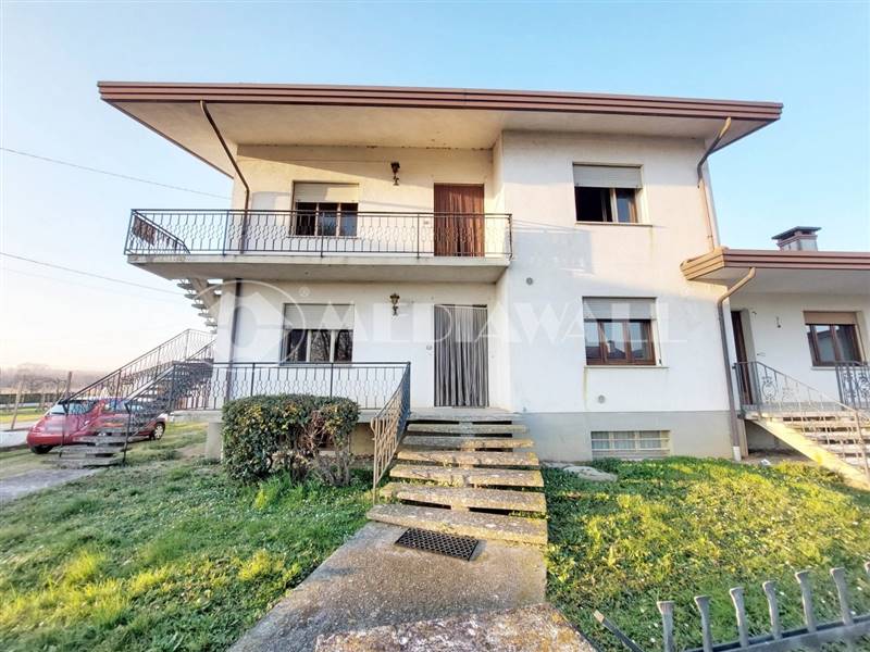 appartamento in vendita a Gruaro in zona Giai