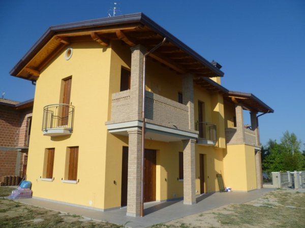 casa semindipendente in vendita a Gruaro in zona Giai