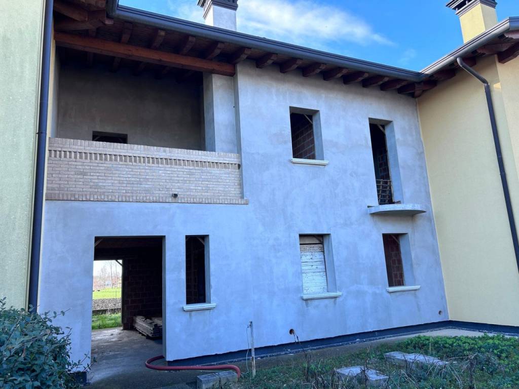 casa indipendente in vendita a Gruaro in zona Giai