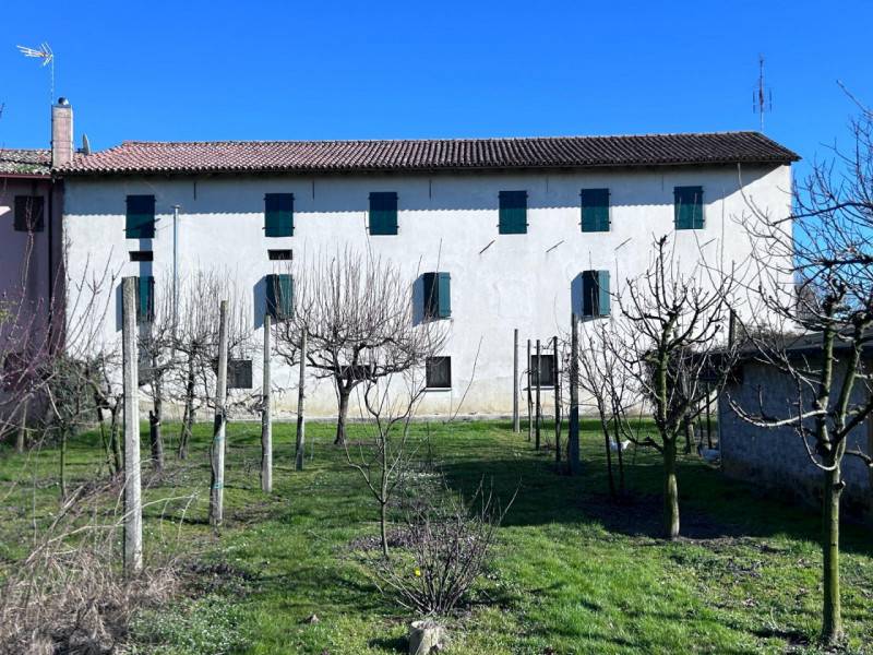 casale in vendita a Gruaro