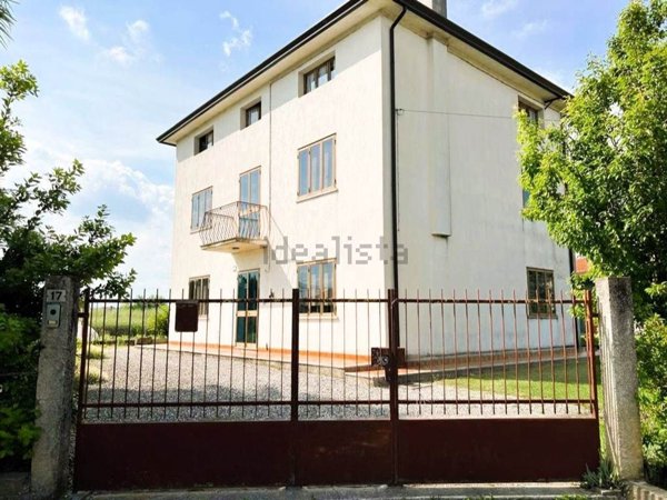 casa indipendente in vendita a Gruaro in zona Bagnara