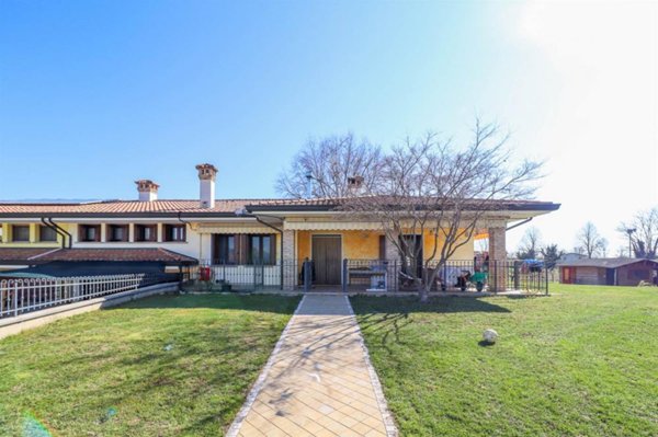 casa indipendente in vendita a Gruaro in zona Bagnara