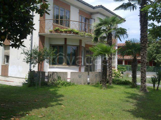casa indipendente in vendita a Gruaro in zona Giai