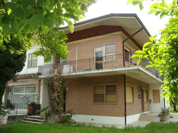 casa indipendente in vendita a Gruaro in zona Bagnara