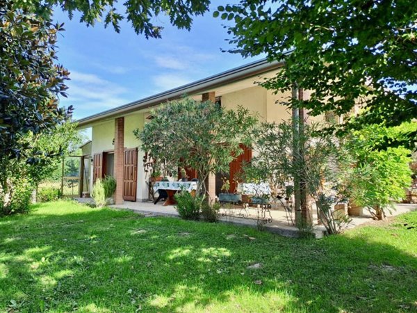 casa indipendente in vendita a Gruaro in zona Bagnara