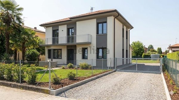 casa indipendente in vendita a Gruaro in zona Giai