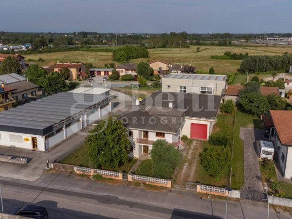 casa indipendente in vendita a Gruaro in zona Malcanton