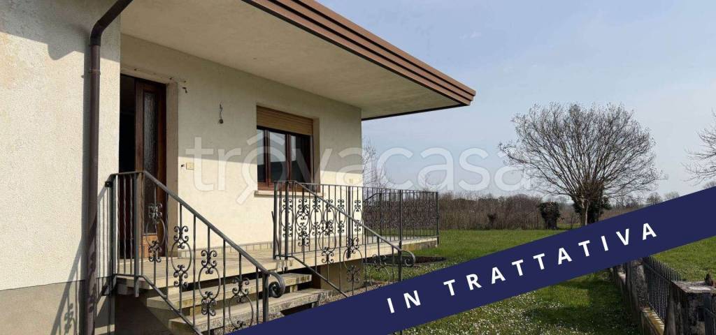 appartamento in vendita a Gruaro in zona Giai