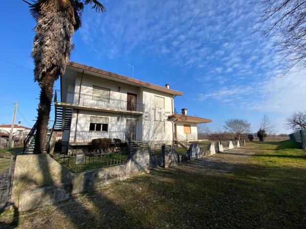 casa indipendente in vendita a Gruaro
