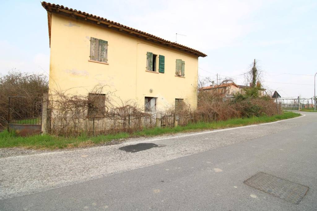 casa indipendente in vendita a Gruaro in zona Bagnara