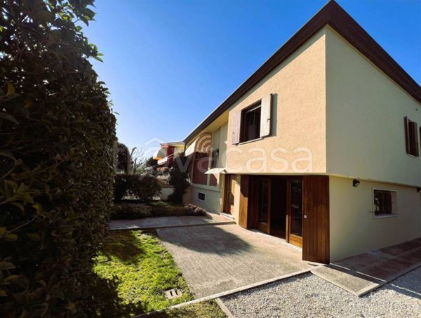 casa indipendente in vendita a Gruaro in zona Mondina