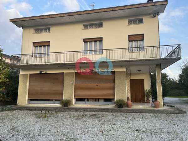 casa semindipendente in vendita a Gruaro in zona Bagnara