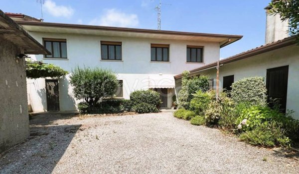 casa indipendente in vendita a Gruaro in zona Malcanton