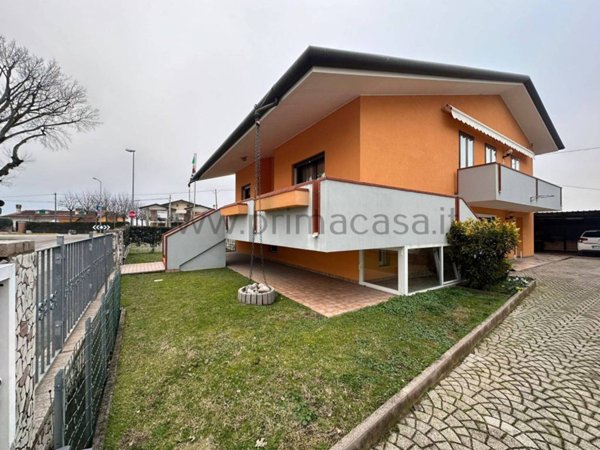 casa indipendente in vendita a Jesolo in zona Lido