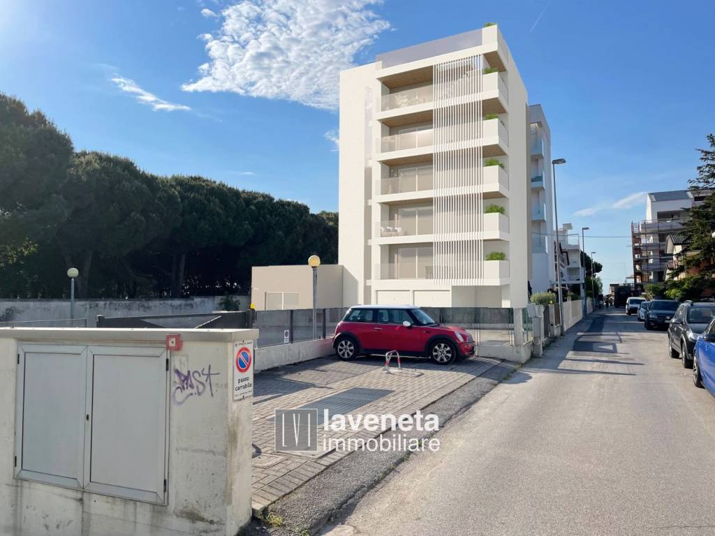 appartamento in vendita a Jesolo in zona Lido