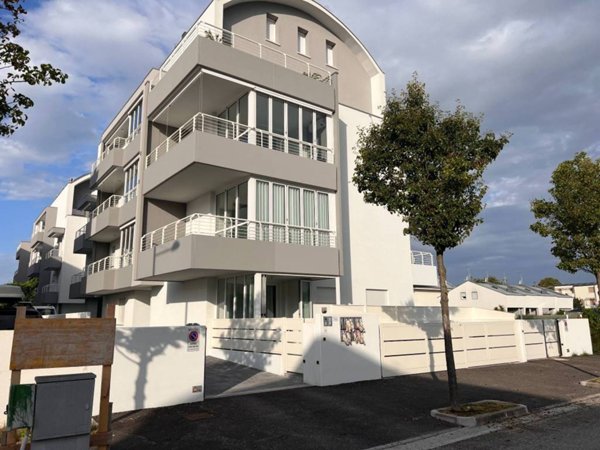 appartamento in vendita a Jesolo in zona Lido