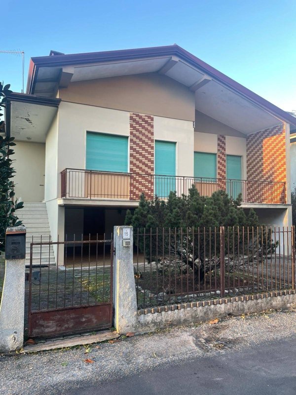 casa indipendente in vendita a Jesolo
