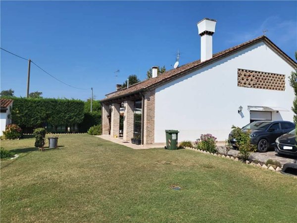 casa indipendente in vendita a Jesolo