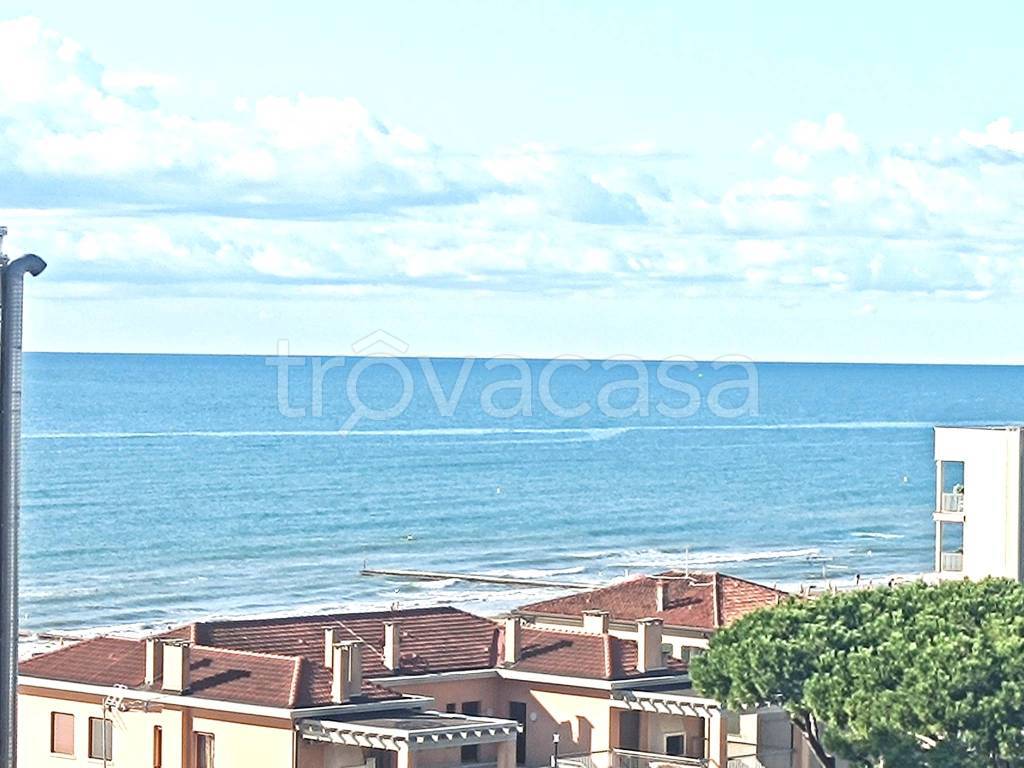 appartamento in vendita a Jesolo in zona Lido
