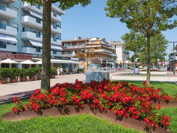 appartamento in vendita a Jesolo in zona Lido